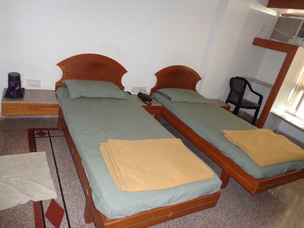 Hotel Abha International Bhuj Δωμάτιο φωτογραφία